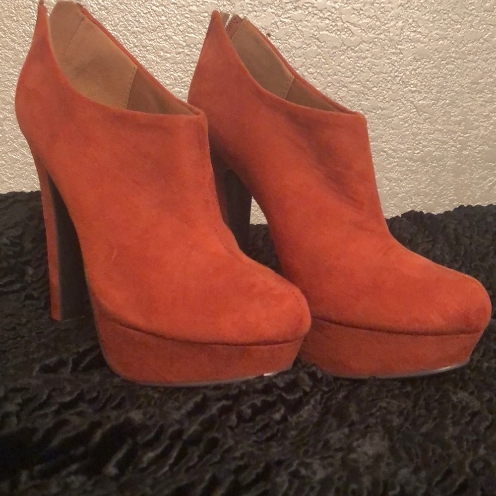 Orange brownish botties Sz 7.5 fit Sz 7